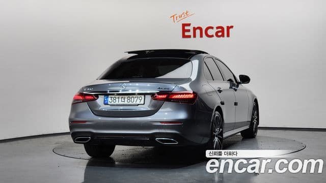 Mercedes-Benz E-Class W213 4