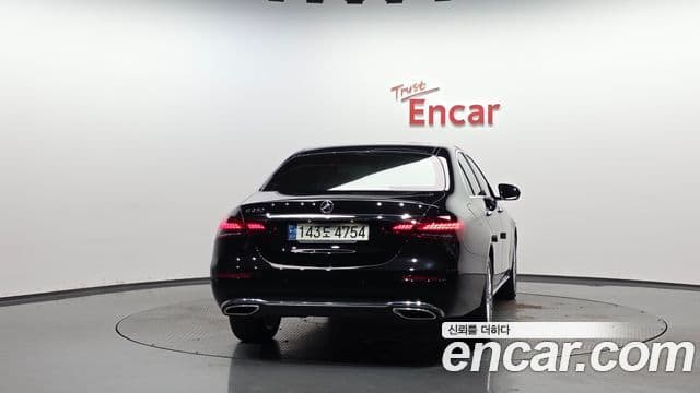 Mercedes-Benz E-Class W213 4