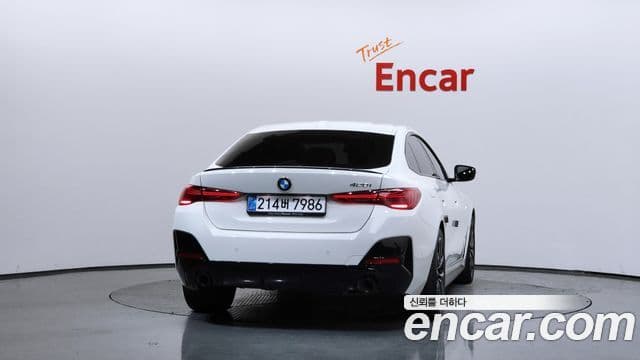 BMW 4 Series (G22) 4