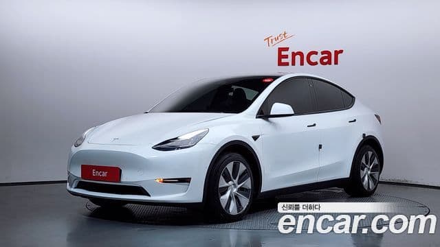 Tesla Model Y 1