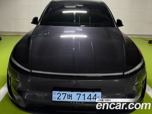 Tesla Model Y 1