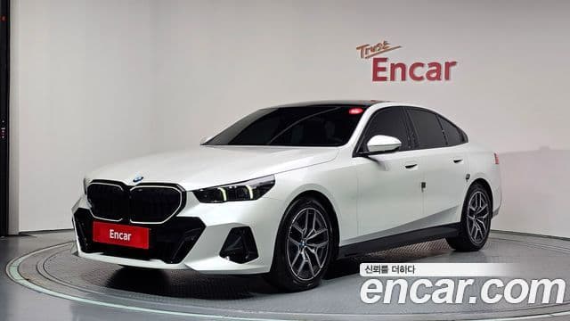 BMW 5 Series (G60)