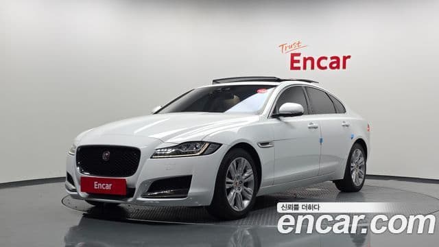 Jaguar XF (X260)