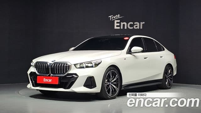 BMW 5 Series (G60)