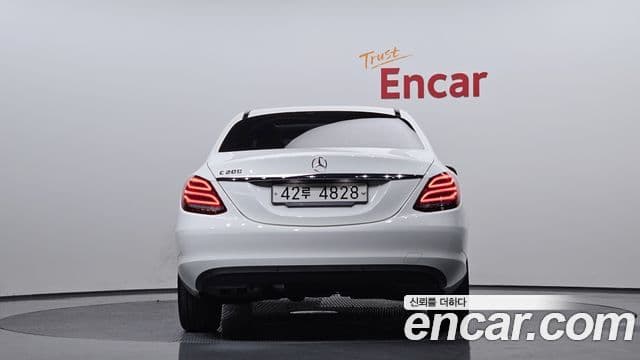 Mercedes-Benz C-Class W205 3