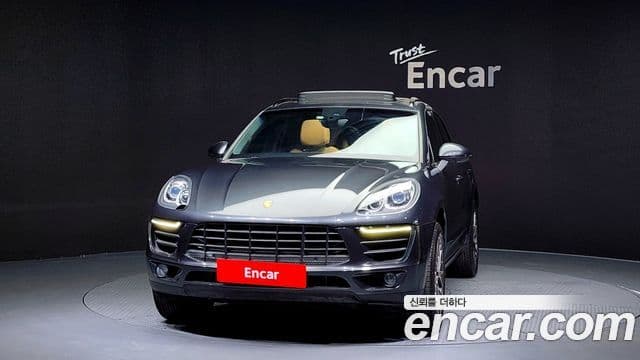Porsche Macan 3