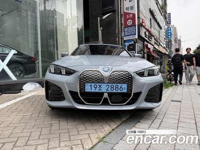 BMW i4