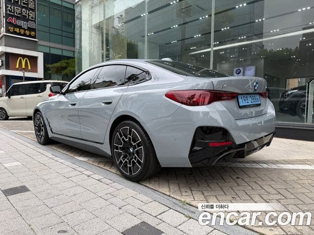 BMW i4 4