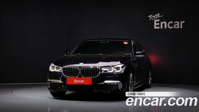 BMW 7 Series (G11) 3