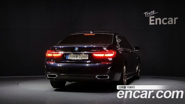 BMW 7 Series (G11) 4