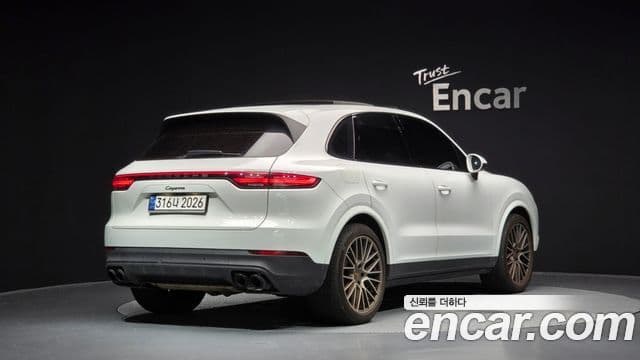 Porsche Cayenne (PO536) 2