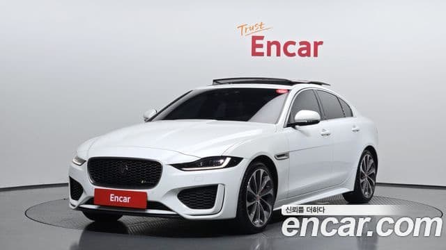Jaguar XE 1