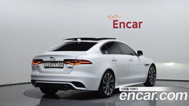 Jaguar XE 2