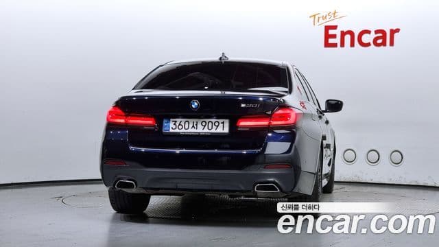 BMW 5 Series (G30) 4