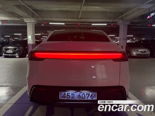 Tesla Model Y 2