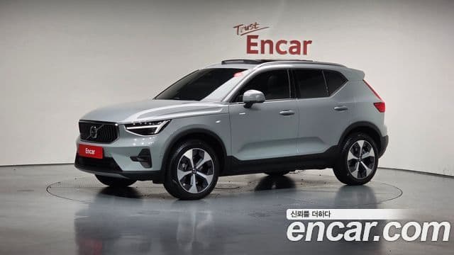 Volvo XC40 — 1