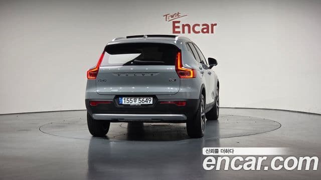 Volvo XC40 3