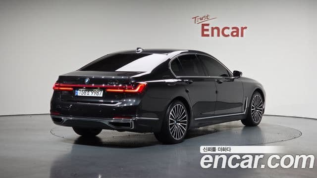 BMW 7 Series (G11) 2