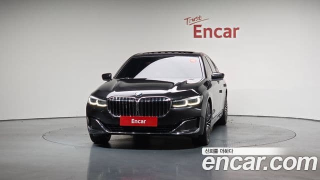 BMW 7 Series (G11) 3