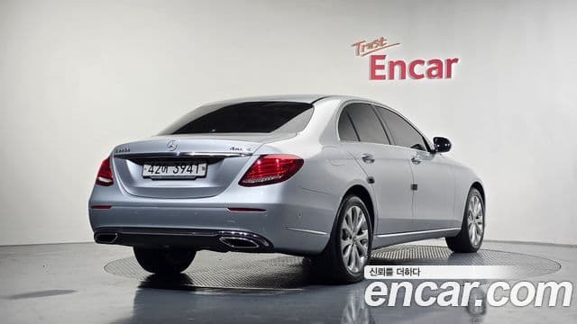 Mercedes-Benz E-Class W213 2