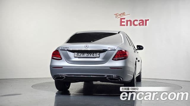 Mercedes-Benz E-Class W213 4
