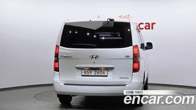 Hyundai The New Grand Starex 4