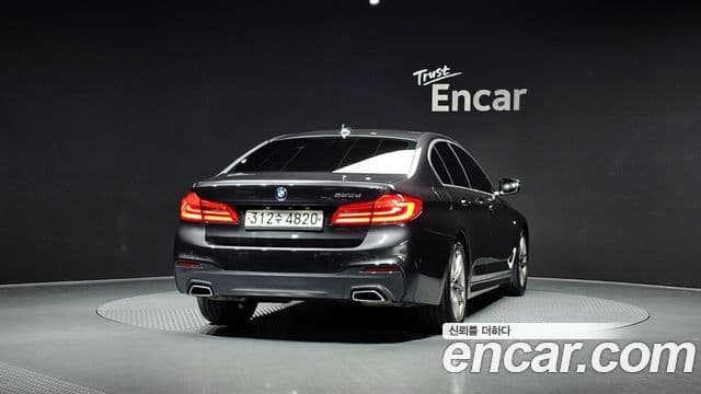 BMW 5 Series (G30) 3