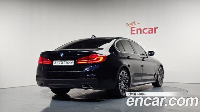 BMW 5 Series (G30) 2