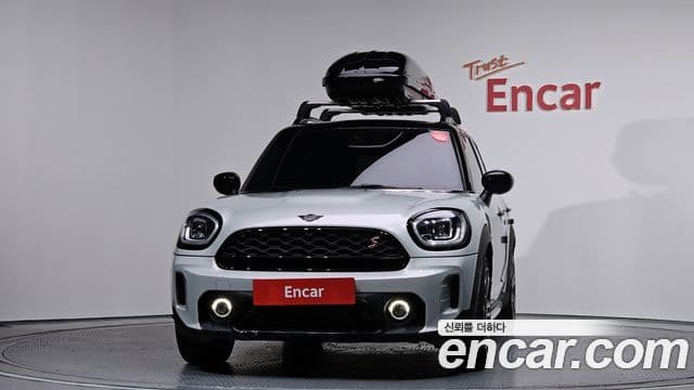 MINI Cooper SD Countryman 3