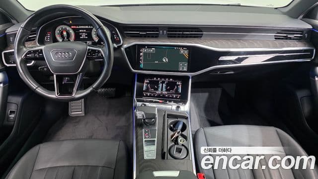Audi A6 (C8) 4