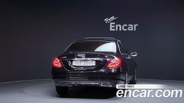 Mercedes-Benz C-Class W205 4