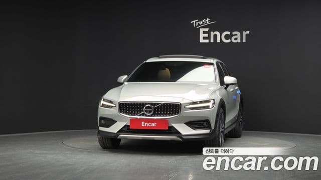 Volvo V60 Cross Country 2nd Gen 3