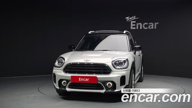 MINI Cooper Countryman 3