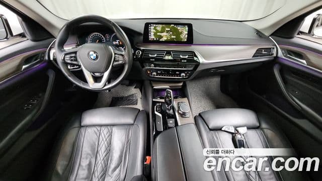 BMW 5 Series (G30) 4