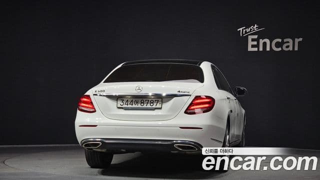 Mercedes-Benz E-Class W213 4