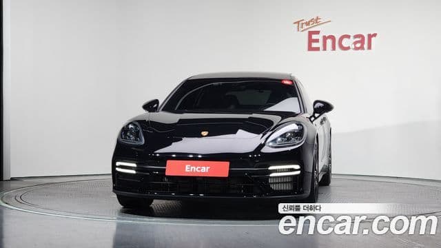 Porsche Panamera (971) 3