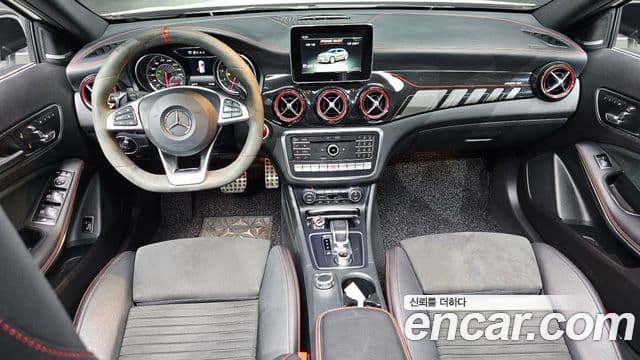 Mercedes-Benz GLA-Class X156 4