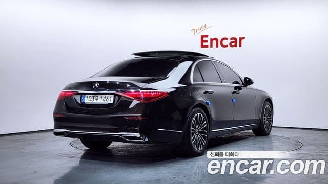 Mercedes-Benz S-Class W223 2