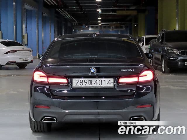 BMW 5 Series (G30) 3