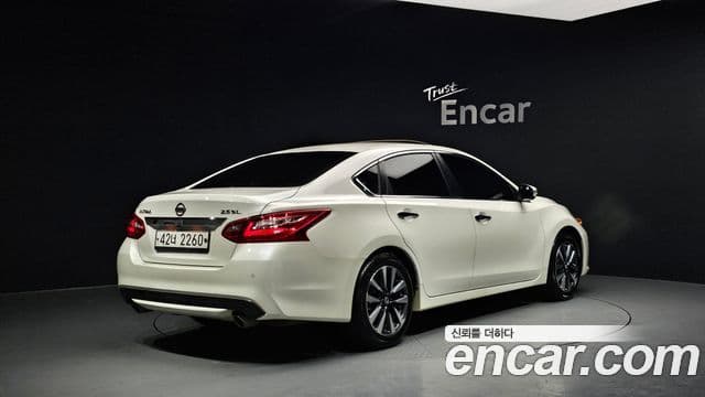 Nissan Altima 2