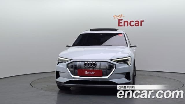 Audi e-트론 2
