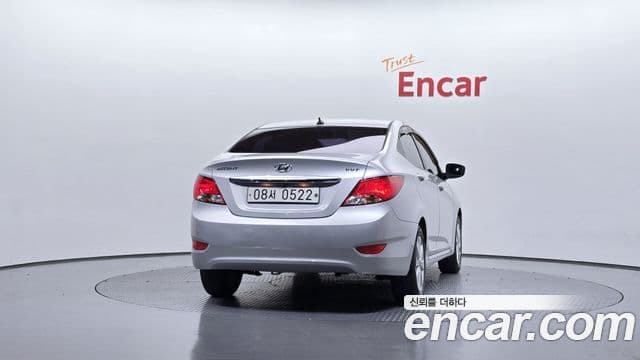 Hyundai Accent (New) 3