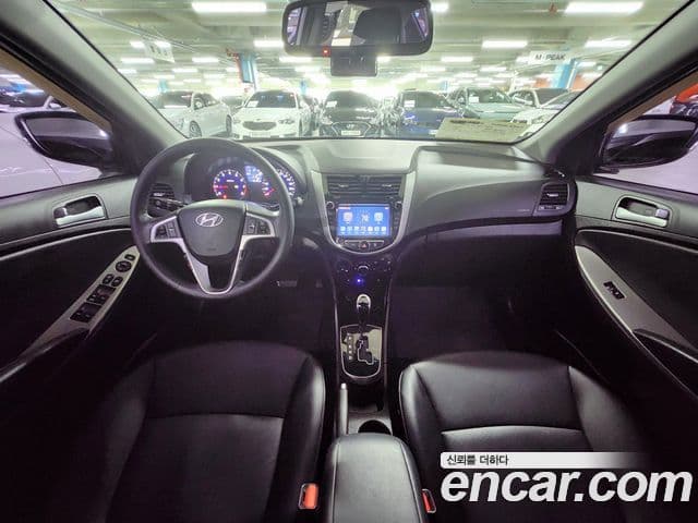 Hyundai Accent (New) 4