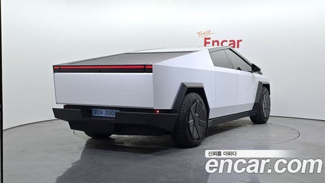 Tesla Cybertruck 2