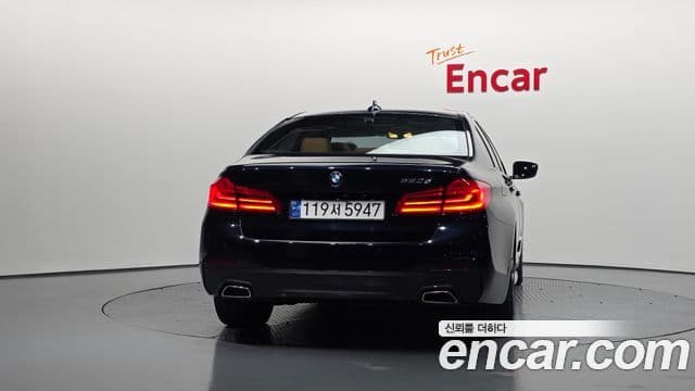 BMW 5 Series (G30) 4