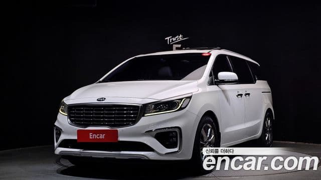 Kia The New Carnival — 1