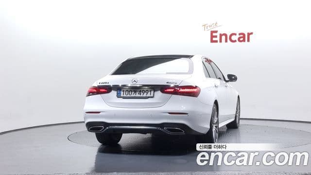 Mercedes-Benz E-Class W213 4