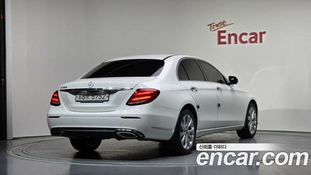 Mercedes-Benz E-Class W213 2