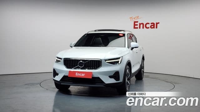Volvo XC40 3