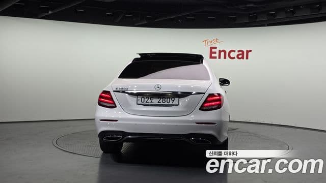 Mercedes-Benz E-Class W213 4